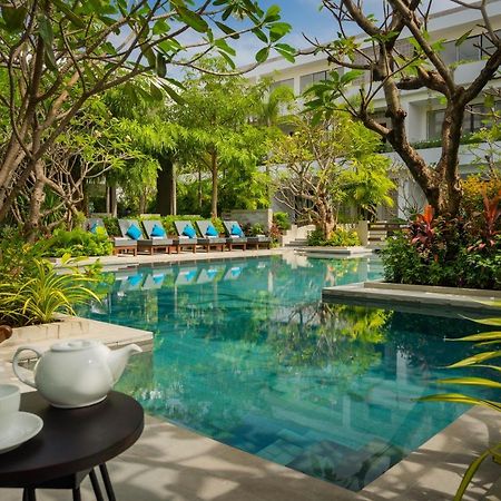Eightfold Urban Resort Siem Reap Zewnętrze zdjęcie The swimming pool at the hotel
