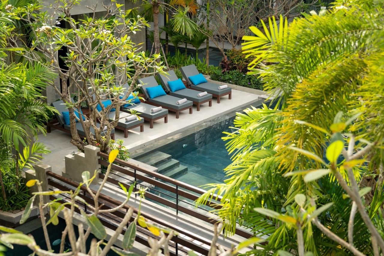 Eightfold Urban Resort Siem Reap Zewnętrze zdjęcie The swimming pool at the hotel