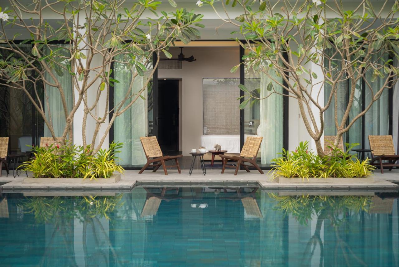Eightfold Urban Resort Siem Reap Zewnętrze zdjęcie The pool at the hotel