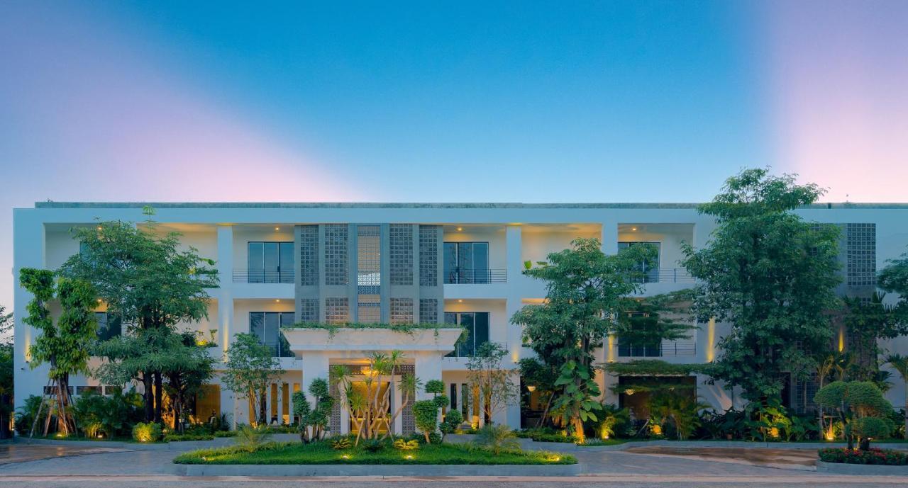 Eightfold Urban Resort Siem Reap Zewnętrze zdjęcie The 137 Pillars Hotel