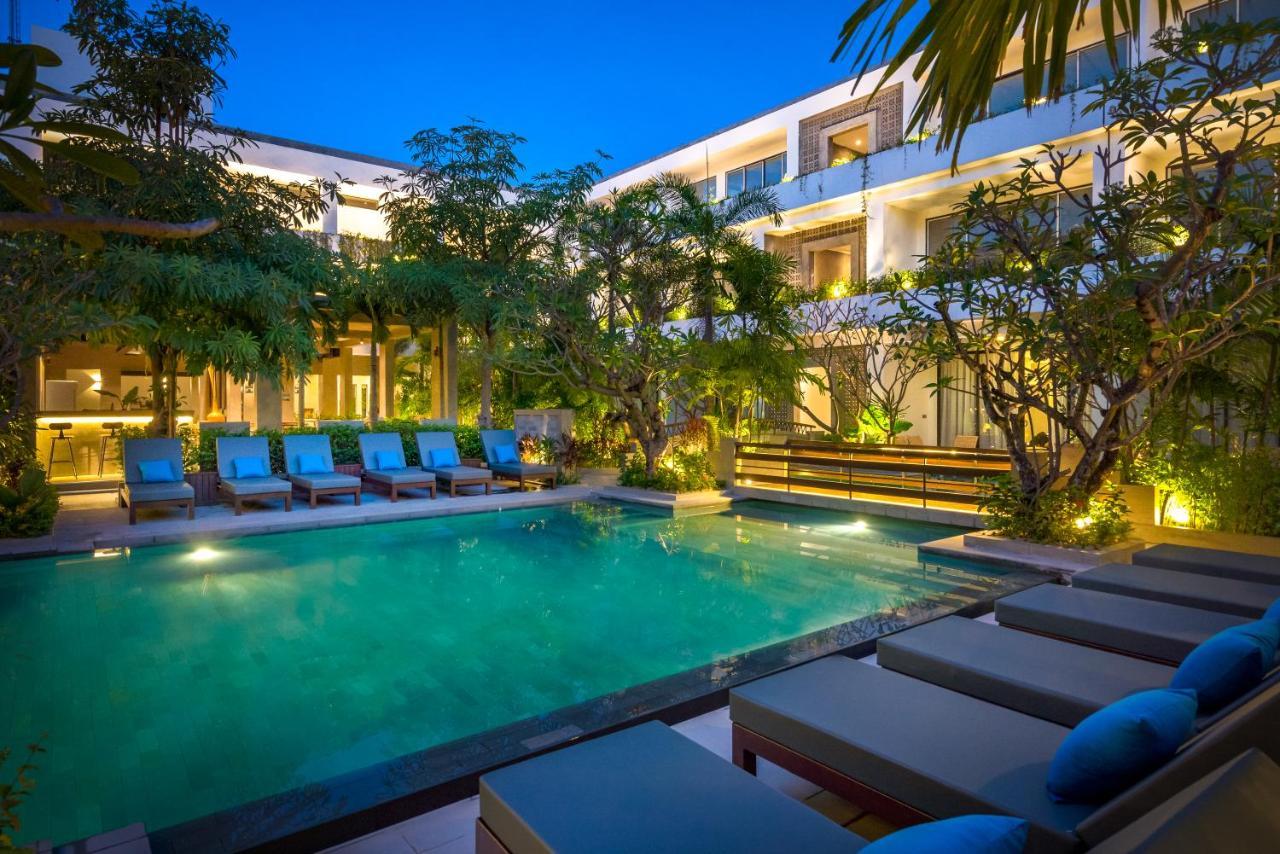 Eightfold Urban Resort Siem Reap Zewnętrze zdjęcie The hotel's pool