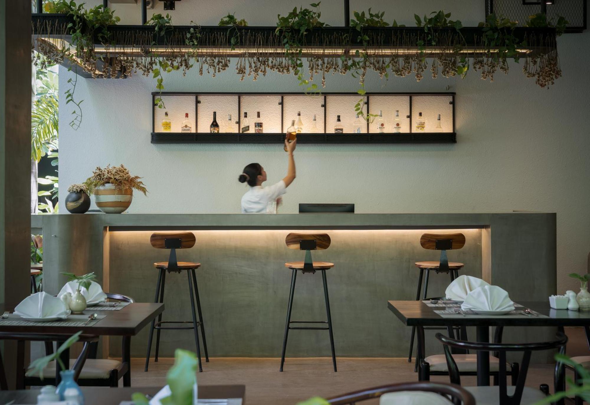 Eightfold Urban Resort Siem Reap Zewnętrze zdjęcie Restaurant in Tokyo