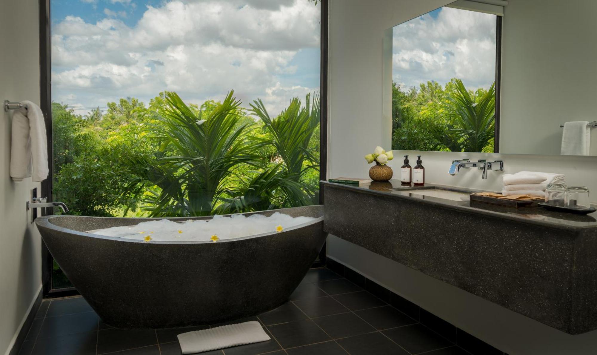 Eightfold Urban Resort Siem Reap Zewnętrze zdjęcie Bathroom at the Bvlgari Hotel, Mexico City