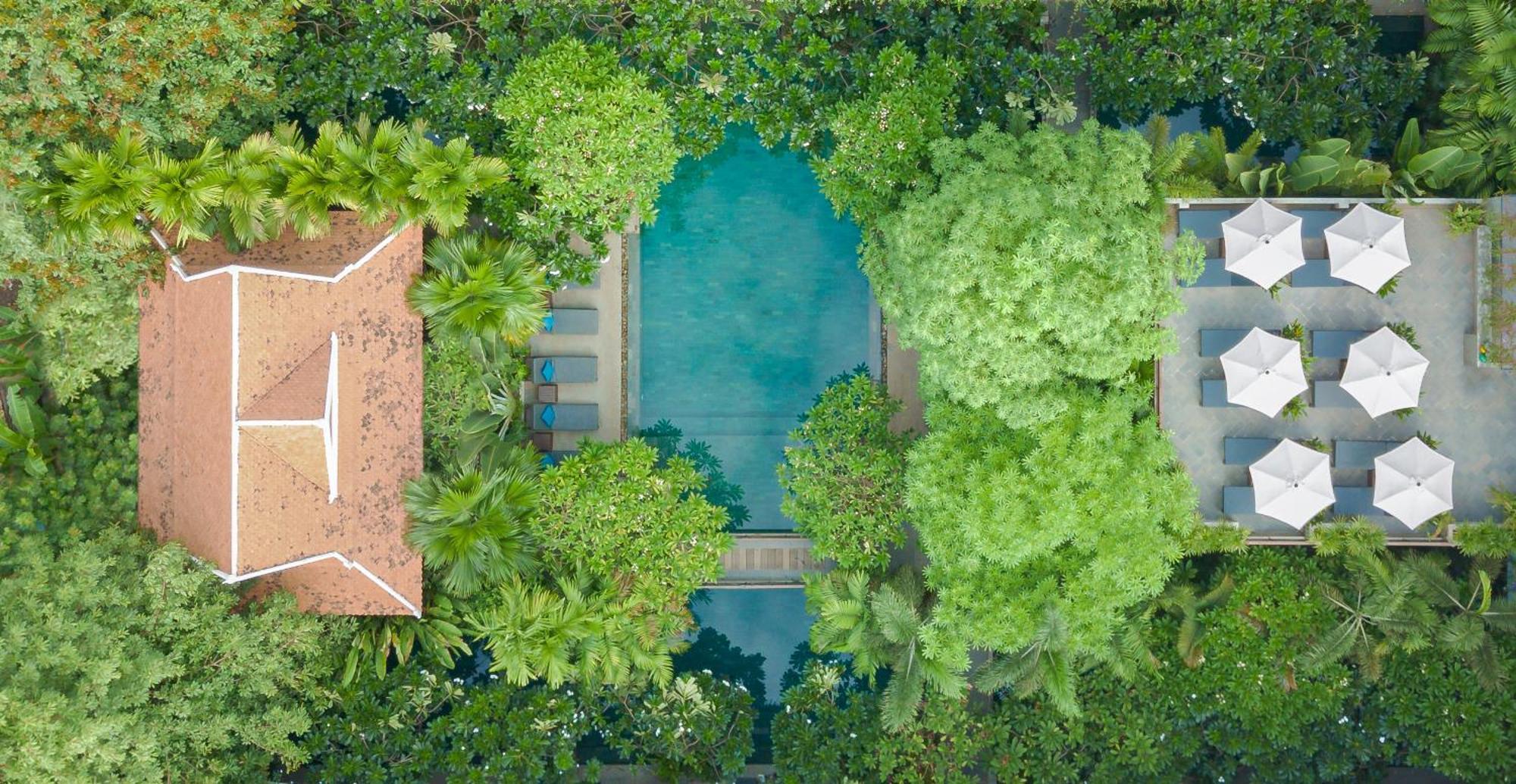 Eightfold Urban Resort Siem Reap Zewnętrze zdjęcie Aerial view of the pool at the hotel